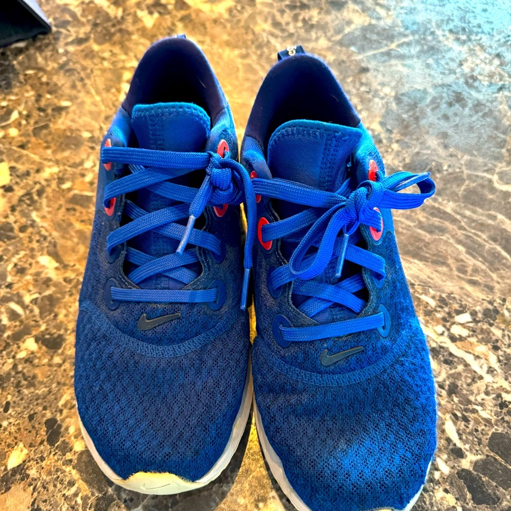 Kids 5Y Nike blue shoes